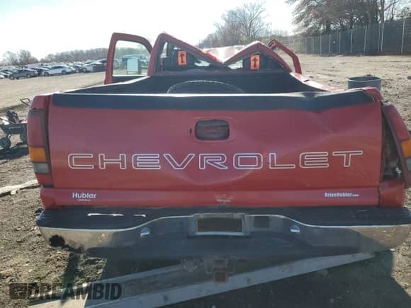 2000 Chevrolet Silverado 2500 with VIN 1GCGK24U3YE263454, listed as a Copart auction lot 80294994 with 171,013 mi miles and Salvage title. Bid and sale history available at DreamBid. Image 10.