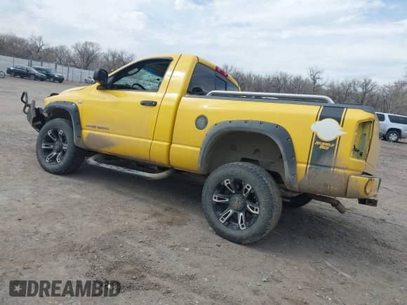 2005 Dodge 1500 SLT z VIN 1D7HU16D55J534948, wystawiony jako IAAI lot #42017793 z przebiegiem 208 999 mil mil oraz . Historia ofert i sprzedaży dostępna na DreamBid. Obrazek 3.