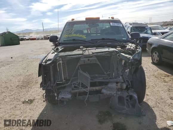 2002 GMC Sierra 1500 Denali z VIN 2GTFK69U521173050, wystawiony jako Copart lot #84276954 z przebiegiem Nie podano mil oraz Szkoda całkowita • Salvage title. Historia ofert i sprzedaży dostępna na DreamBid. Obrazek 5.