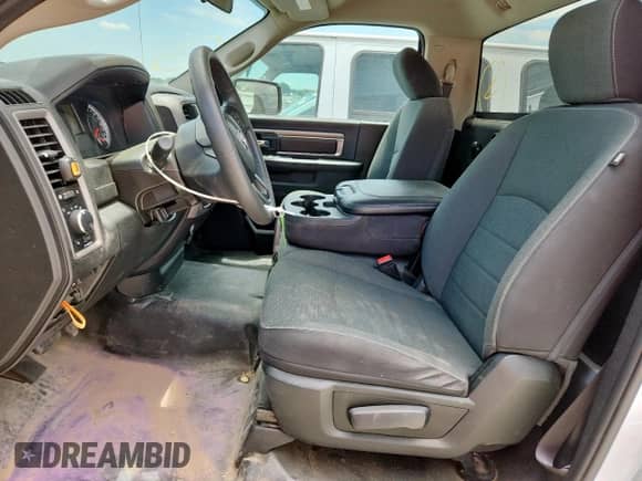 2022 Ram 1500 Tradesman z VIN 3C6JR6DG3NG412668, wystawiony jako Copart lot #62921635 z przebiegiem 48 453 mil mil oraz Szkoda całkowita • Salvage title. Historia ofert i sprzedaży dostępna na DreamBid. Obrazek 7.