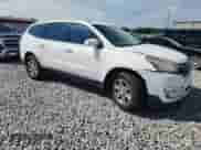 2017 Chevrolet Traverse LT z VIN 1GNKRHKD7HJ119335, wystawiony jako Copart lot #84373575 z przebiegiem Nie podano mil oraz Szkoda całkowita • Salvage title. Historia ofert i sprzedaży dostępna na DreamBid. Obrazek 4.