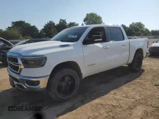 2020 Ram 1500 Big Horn z VIN 1C6SRFFT3LN314517, wystawiony jako Copart lot #67401105 z przebiegiem 99 054 mil mil oraz Szkoda całkowita • Salvage title. Historia ofert i sprzedaży dostępna na DreamBid. Obrazek 1.