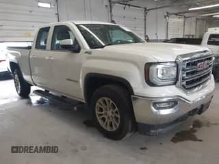 2018 GMC Sierra 1500 SLE с VIN 1GTV2MEC1JZ221369, выставлен на аукционе IAAI как лот 42863745 с пробегом 100 081 миль миль и . История ставок и продаж доступна на DreamBid. Изображение 1.