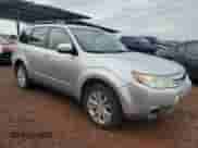 2011 Subaru Forester X Limited z VIN JF2SHAEC2BH728130, wystawiony jako Copart lot #85941235 z przebiegiem 101 564 mil mil oraz Czysty tytuł • Clean title. Historia ofert i sprzedaży dostępna na DreamBid. Obrazek 4.