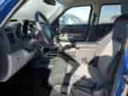 2010 Dodge Nitro SXT z VIN 1D4PU5GK4AW102426, wystawiony jako Copart lot #88857235 z przebiegiem 160 803 mil mil oraz Czysty tytuł • Clean title. Historia ofert i sprzedaży dostępna na DreamBid. Obrazek 7.