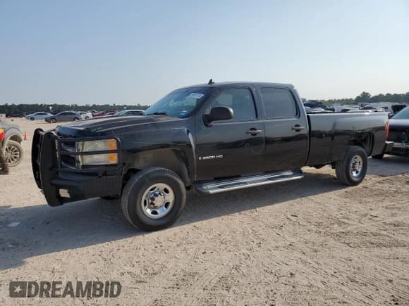 ✅ 2007 Chevrolet Silverado 2500HD 1LT • VIN: 1GCHC23K97F505383 • Лот: 66932124. Опубликован ранее на Copart с пробегом 364 969 миль. Бесплатный доступ к архиву аукционных продаж из США и подробный отчёт об истории автомобиля на DreamBid. Изображение 1.