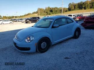 ✅ 2015 Volkswagen Beetle 1.8T • VIN: 3VWJ17AT7FM638834 • Лот: 82549115. Опубликован ранее на Copart с пробегом 88 185 миль. Бесплатный доступ к архиву аукционных продаж из США и подробный отчёт об истории автомобиля на DreamBid. Изображение 1.