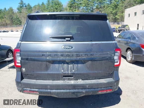 ✅ 2024 Ford Expedition Max Limited • VIN: 1FMJK2A83REA35478 • Lot: 42105375. Listed on IAAI with 25,198 mi. Free auction sales archive from the USA and detailed vehicle history report at DreamBid. Image 16.