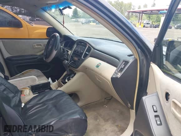 2002 Toyota Highlander z VIN JTEGD21A620038093, wystawiony jako IAAI lot #42303785 z przebiegiem 205 743 mil mil oraz . Historia ofert i sprzedaży dostępna na DreamBid. Obrazek 5.