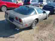 ✅ 1987 Chevrolet Corvette • VIN: 1G1YY2181H5108873 • Lot: 43511272. Wystawiony na IAAI z przebiegiem 84 434 mil. Bezpłatny archiwum sprzedaży aukcyjnych z USA i szczegółowy raport historii pojazdu na DreamBid. Zdjęcie 4.