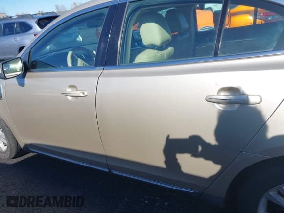 ✅ 2011 Lincoln MKS • VIN: 1LNHL9DRXBG614437 • Lot: 43547606. Listed on IAAI with 149,357 mi. Free auction sales archive from the USA and detailed vehicle history report at DreamBid. Image 14.