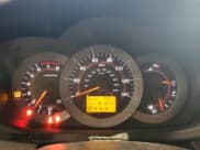 ✅ 2006 Toyota RAV4 Sport • VIN: JTMZD32V465027543 • Lot: 91801495. Wystawiony na Copart z przebiegiem 161 071 mil. Bezpłatny archiwum sprzedaży aukcyjnych z USA i szczegółowy raport historii pojazdu na DreamBid. Zdjęcie 9.