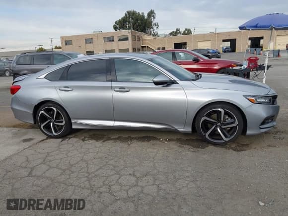 ✅ 2020 Honda Accord Sport • VIN: 1HGCV1F34LA117490 • Лот: 43681371. Опубликован ранее на IAAI с пробегом 51 280 миль. Бесплатный доступ к архиву аукционных продаж из США и подробный отчёт об истории автомобиля на DreamBid. Изображение 14.