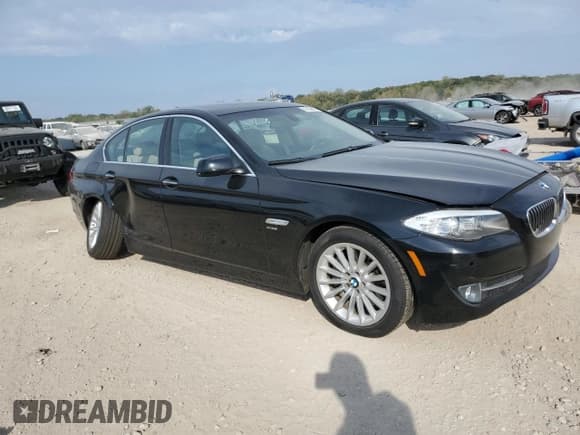 ✅ 2012 BMW 5 Series 535i xDrive • VIN: WBAFU7C52CDU62763 • Лот: 87199015. Опубликован ранее на Copart с пробегом 147 510 миль. Бесплатный доступ к архиву аукционных продаж из США и подробный отчёт об истории автомобиля на DreamBid. Изображение 4.