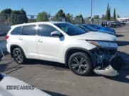 ✅ 2017 Toyota Highlander LE • VIN: 5TDZZRFH8HS190721 • Lot: 43401271. Wystawiony na IAAI z przebiegiem 160 834 mil. Bezpłatny archiwum sprzedaży aukcyjnych z USA i szczegółowy raport historii pojazdu na DreamBid. Zdjęcie 13.