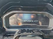 ✅ 2025 Chevrolet Silverado 1500 • VIN: 1GCRKDED1SZ124751 • Lot: 93907725. Wystawiony na Copart z przebiegiem 27 604 mil. Bezpłatny archiwum sprzedaży aukcyjnych z USA i szczegółowy raport historii pojazdu na DreamBid. Zdjęcie 9.