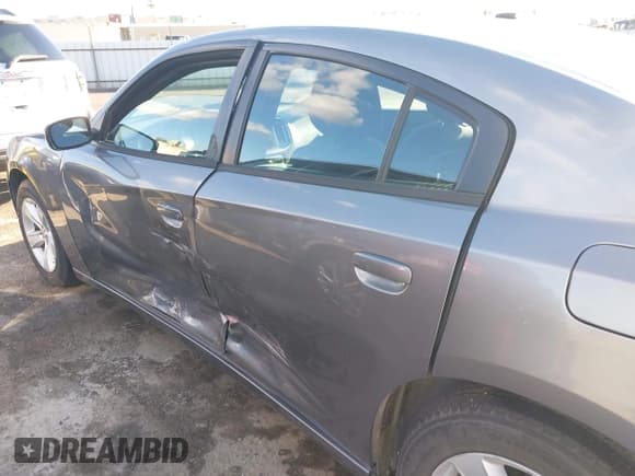 ✅ 2012 Dodge Charger SE • VIN: 2C3CDXBG9CH260261 • Lot: 43449174. Wystawiony na IAAI z przebiegiem 156 776 mil. Bezpłatny archiwum sprzedaży aukcyjnych z USA i szczegółowy raport historii pojazdu na DreamBid. Zdjęcie 17.