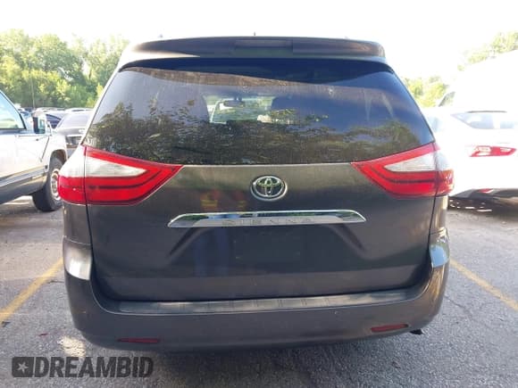 ✅ 2015 Toyota Sienna Limited • VIN: 5TDDK3DC4FS097503 • Lot: 42539623. Listed on IAAI with 139,440 mi. Free auction sales archive from the USA and detailed vehicle history report at DreamBid. Image 17.