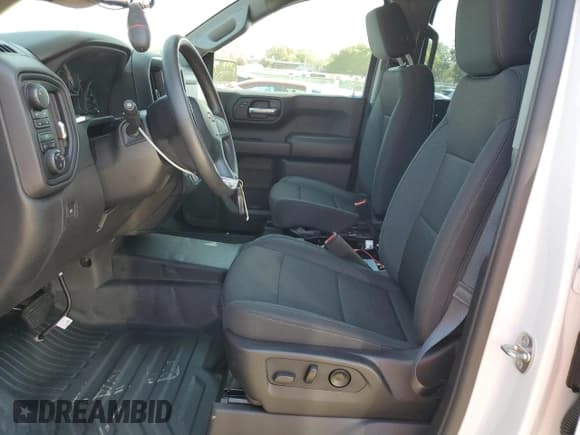 ✅ 2024 Chevrolet Silverado 1500 • VIN: 3GCUD4ED8RG351840 • Лот: 52728215. Опубликован ранее на Copart с пробегом Не указан. Бесплатный доступ к архиву аукционных продаж из США и подробный отчёт об истории автомобиля на DreamBid. Изображение 7.