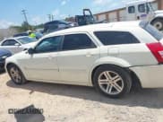 ✅ 2005 Dodge Magnum RT • VIN: 2D8GV58235H682377 • Lot: 42572363. Listed on IAAI with 186,682 mi. Free auction sales archive from the USA and detailed vehicle history report at DreamBid. Image 14.
