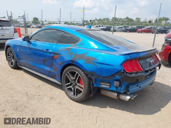 ✅ 2021 Ford Mustang GT • VIN: 1FA6P8CF1M5135281 • Lot: 42928463. Listed on IAAI with 31,390 mi. Free auction sales archive from the USA and detailed vehicle history report at DreamBid. Image 3.