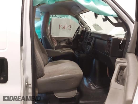 ✅ 2017 GMC Savana Cargo • VIN: 1GTW7AFF7H1264815 • Лот: 41325244. Опубликован ранее на IAAI с пробегом 105 625 миль. Бесплатный доступ к архиву аукционных продаж из США и подробный отчёт об истории автомобиля на DreamBid. Изображение 5.