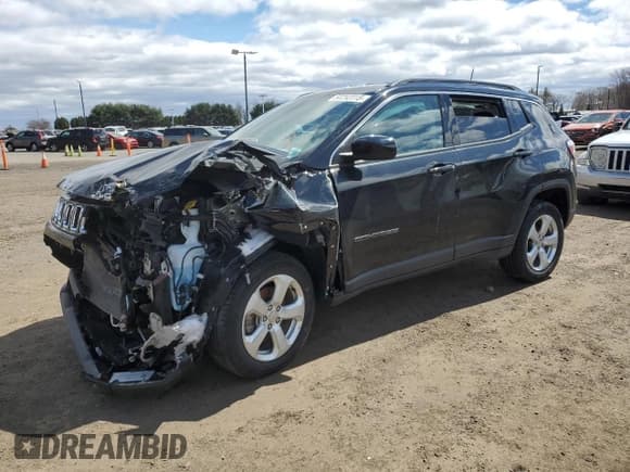 ✅ 2019 Jeep Compass Latitude • VIN: 3C4NJDBB5KT767907 • Lot: 53292015. Listed on Copart with 116,072 mi. Free auction sales archive from the USA and detailed vehicle history report at DreamBid. Image 1.