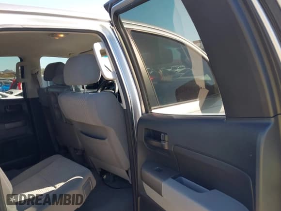 ✅ 2011 Toyota Tundra • VIN: 5TFRM5F13BX026028 • Lot: 43512932. Wystawiony na IAAI z przebiegiem 158 170 mil. Bezpłatny archiwum sprzedaży aukcyjnych z USA i szczegółowy raport historii pojazdu na DreamBid. Zdjęcie 8.