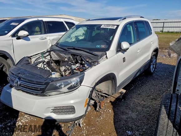 ✅ 2017 Volkswagen Tiguan Wolfsburg Edition • VIN: WVGRV7AX3HW502826 • Лот: 94908105. Опубликован ранее на Copart с пробегом 166 472 миль. Бесплатный доступ к архиву аукционных продаж из США и подробный отчёт об истории автомобиля на DreamBid. Изображение 5.