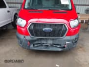 ✅ 2023 Ford Transit Cargo • VIN: 1FTYE1Y88PKB92609 • Lot: 41404513. Wystawiony na IAAI z przebiegiem 12 891 mil. Bezpłatny archiwum sprzedaży aukcyjnych z USA i szczegółowy raport historii pojazdu na DreamBid. Zdjęcie 6.