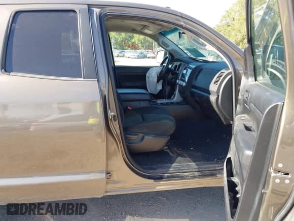 ✅ 2011 Toyota Tundra • VIN: 5TFUY5F12BX170894 • Lot: 43302330. Listed on IAAI with 167,830 mi. Free auction sales archive from the USA and detailed vehicle history report at DreamBid. Image 5.