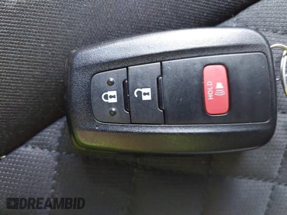 ✅ 2020 Toyota C-HR XLE • VIN: JTNKHMBX0L1087461 • Лот: 43514056. Опубликован ранее на IAAI с пробегом 64 335 миль. Бесплатный доступ к архиву аукционных продаж из США и подробный отчёт об истории автомобиля на DreamBid. Изображение 11.