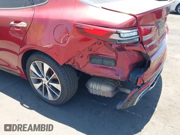 ✅ 2016 Kia Optima SX Turbo • VIN: 5XXGW4L2XGG051225 • Lot: 42256315. Wystawiony na IAAI z przebiegiem 69 684 mil. Bezpłatny archiwum sprzedaży aukcyjnych z USA i szczegółowy raport historii pojazdu na DreamBid. Zdjęcie 12.