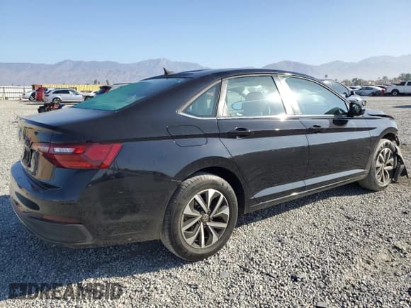 ✅ 2022 Volkswagen Jetta S • VIN: 3VWCM7BU0NM021023 • Lot: 85755845. Listed on Copart with 30,781 mi. Free auction sales archive from the USA and detailed vehicle history report at DreamBid. Image 3.