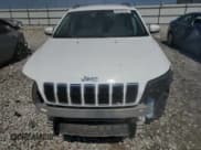 ✅ 2020 Jeep Cherokee Altitude • VIN: 1C4PJMLX8LD612973 • Lot: 54729785. Wystawiony na Copart z przebiegiem 12 772 mil. Bezpłatny archiwum sprzedaży aukcyjnych z USA i szczegółowy raport historii pojazdu na DreamBid. Zdjęcie 5.