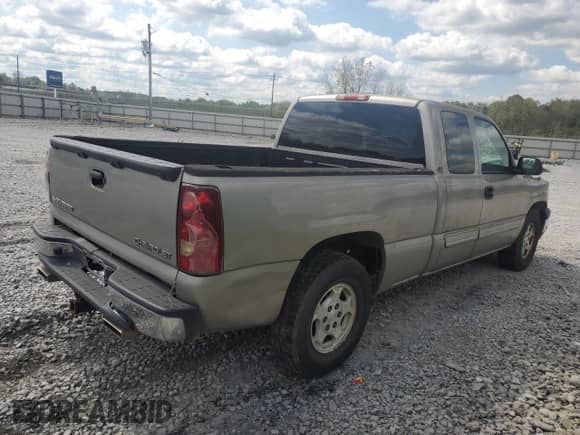 2003 Chevrolet Silverado 1500 LS with VIN 2GCEC19T231258044, listed as a Copart auction lot 84606025 with 174,012 mi miles and Salvage title. Bid and sale history available at DreamBid. Image 3.
