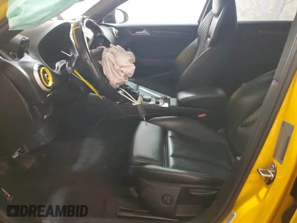 ✅ 2017 Audi S3 Premium Plus • VIN: WAUB1GFF8H1039822 • Лот: 65774195. Опубликован ранее на Copart с пробегом Не указан. Бесплатный доступ к архиву аукционных продаж из США и подробный отчёт об истории автомобиля на DreamBid. Изображение 7.