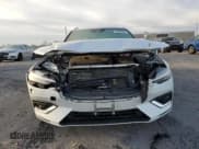 ✅ 2020 Volvo V60 Inscription • VIN: YV1102EL3L2354780 • Лот: 42060195. Опубликован ранее на Copart с пробегом 22 909 миль. Бесплатный доступ к архиву аукционных продаж из США и подробный отчёт об истории автомобиля на DreamBid. Изображение 5.