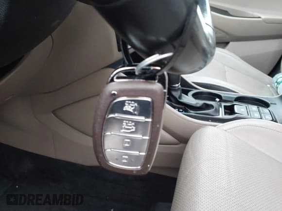 ✅ 2019 Hyundai Tucson Ultimate • VIN: KM8J3CAL8KU980980 • Lot: 43391534. Listed on IAAI with 115,940 mi. Free auction sales archive from the USA and detailed vehicle history report at DreamBid. Image 11.