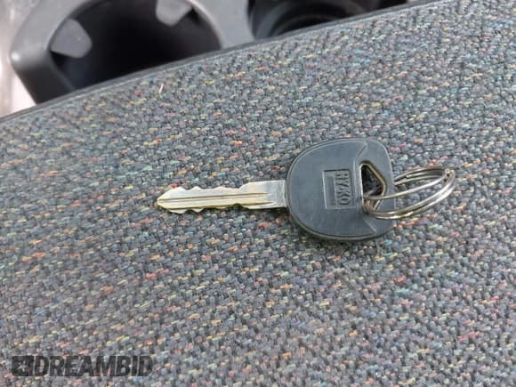 ✅ 2006 GMC Sierra 1500 Work Truck • VIN: 3GTEC14X56G144075 • Lot: 42056028. Listed on IAAI with 212,172 mi. Free auction sales archive from the USA and detailed vehicle history report at DreamBid. Image 11.