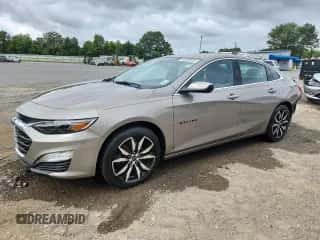 2024 Chevrolet Malibu RS z VIN 1G1ZG5ST1RF156705, wystawiony jako Copart lot #84203825 z przebiegiem 15 156 mil mil oraz Szkoda całkowita • Salvage title. Historia ofert i sprzedaży dostępna na DreamBid. Obrazek 1.