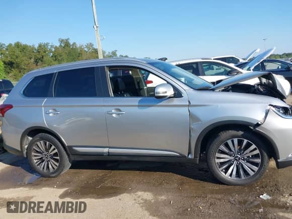 2020 Mitsubishi Outlander SE с VIN JA4AD3A39LJ000994, выставлен на аукционе IAAI как лот 43350600 с пробегом 100 235 миль миль и . История ставок и продаж доступна на DreamBid. Изображение 13.