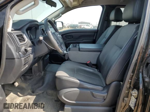 ✅ 2018 Nissan Titan • VIN: 1N6BA1C36JN520674 • Lot: 64722344. Wystawiony na Copart z przebiegiem 97 848 mil. Bezpłatny archiwum sprzedaży aukcyjnych z USA i szczegółowy raport historii pojazdu na DreamBid. Zdjęcie 7.
