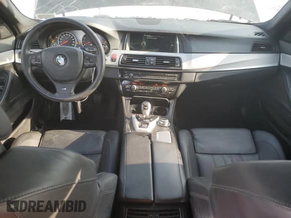 ✅ 2014 BMW M5 • VIN: WBSFV9C53ED594132 • Лот: 56479355. Опубликован ранее на Copart с пробегом 89 020 миль. Бесплатный доступ к архиву аукционных продаж из США и подробный отчёт об истории автомобиля на DreamBid. Изображение 8.