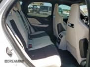 ✅ 2020 Jaguar F-Pace SVR • VIN: SADCZ2EEXLA647608 • Лот: 65265415. Опубликован ранее на Copart с пробегом 26 738 миль. Бесплатный доступ к архиву аукционных продаж из США и подробный отчёт об истории автомобиля на DreamBid. Изображение 11.