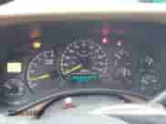 ✅ 2000 Chevrolet Silverado 2500 LS • VIN: 1GCGK29U5YE317569 • Lot: 41607650. Wystawiony na IAAI z przebiegiem 299 431 mil. Bezpłatny archiwum sprzedaży aukcyjnych z USA i szczegółowy raport historii pojazdu na DreamBid. Zdjęcie 7.