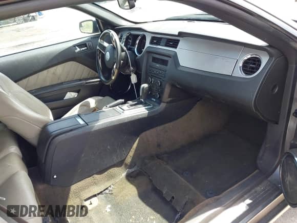 2014 Ford Mustang V6 с VIN 1ZVBP8EM8E5214546, выставлен на аукционе IAAI как лот 42773010 с пробегом 132 666 миль миль и . История ставок и продаж доступна на DreamBid. Изображение 5.