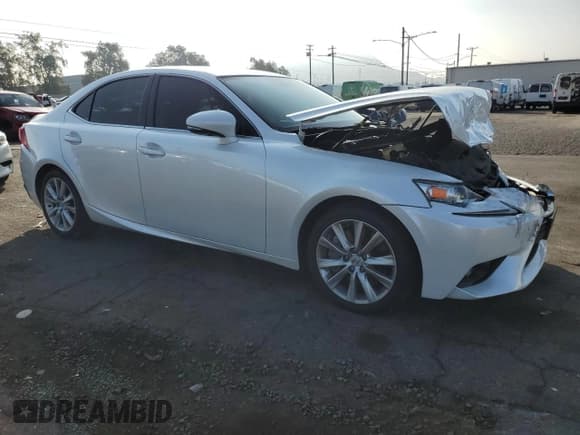 ✅ 2016 Lexus IS 200t • VIN: JTHBA1D2XG5016497 • Лот: 81872245. Опубликован ранее на Copart с пробегом 115 820 миль. Бесплатный доступ к архиву аукционных продаж из США и подробный отчёт об истории автомобиля на DreamBid. Изображение 4.