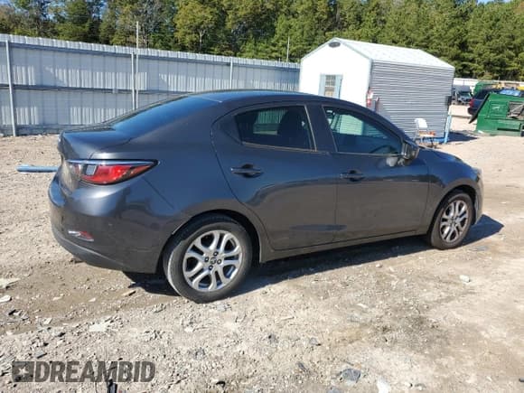 ✅ 2017 Toyota Yaris • VIN: 3MYDLBYV5HY159202 • Лот: 87108375. Опубликован ранее на Copart с пробегом 125 735 миль. Бесплатный доступ к архиву аукционных продаж из США и подробный отчёт об истории автомобиля на DreamBid. Изображение 3.