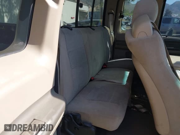 ✅ 2003 Ford F-250 XL • VIN: 1FTNX20F63EA68716 • Lot: 42263651. Listed on IAAI with 181,913 mi. Free auction sales archive from the USA and detailed vehicle history report at DreamBid. Image 8.